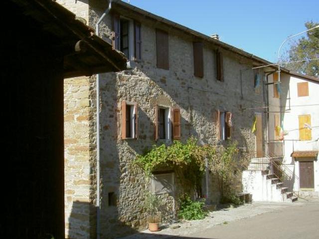 Terreno in vendita a Tizzano Val Parma, Reggio Emilia