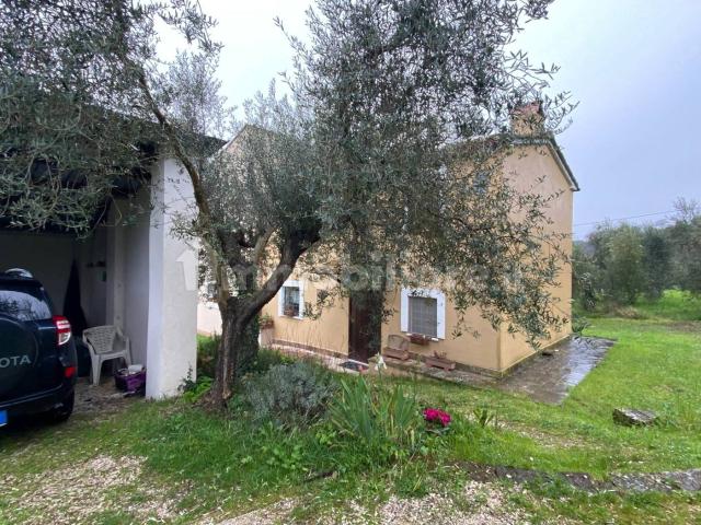 Villa Indipendente in affitto a Amelia, Umbria