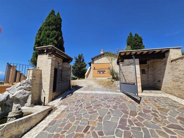 Casa in vendita a Borgo Cappuccini, Marche