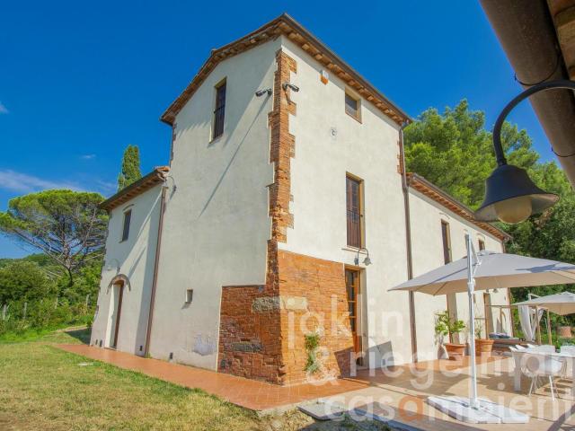 Casa in vendita a Volterra, Toscana
