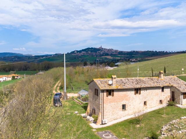 Casa in vendita a Izzalini, Umbria