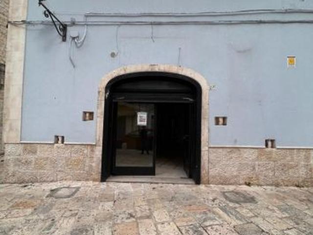 Locale Commerciale in affitto a Puglia, Bari