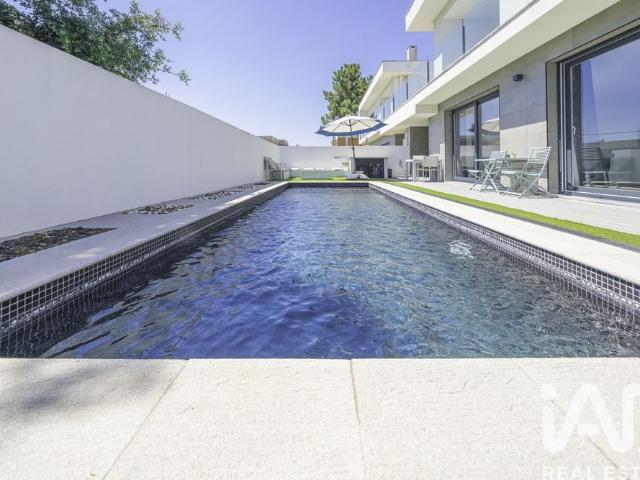 Casa alugar em Bairro dos Corticeiros, Seixal