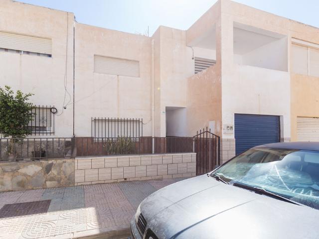 Casa en venta en Las Cabañuelas, Vícar