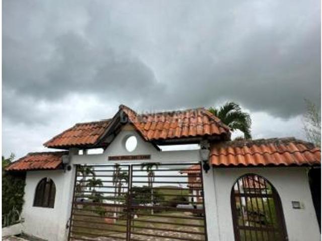 Casa en arriendo en Calima, Valle Del Cauca