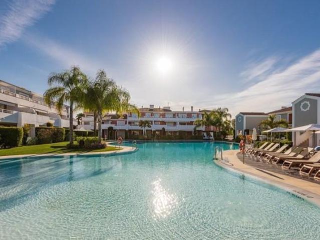 Casa en alquiler en Estepona, Jardines de Nueva Atalaya Estepona