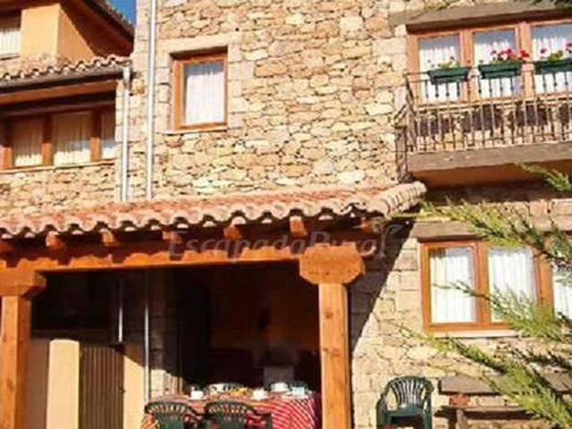 Casa en alquiler en Hoyos Del Espino, Castilla y León