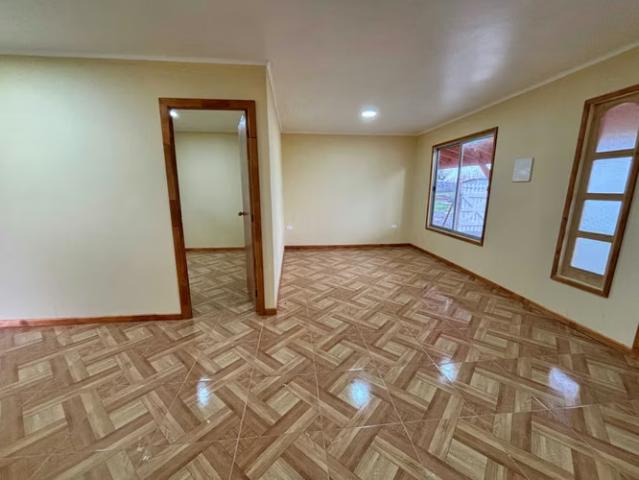 Casa en arriendo en Población Candelaria Pérez, Yerbas Buenas