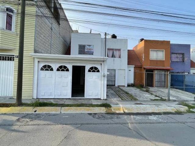 Casa en venta en San Antonio La Isla, Estado de México