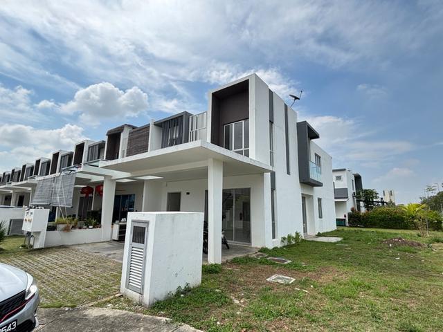 Terraced House for sale in Tanjong Sepat, Selangor
