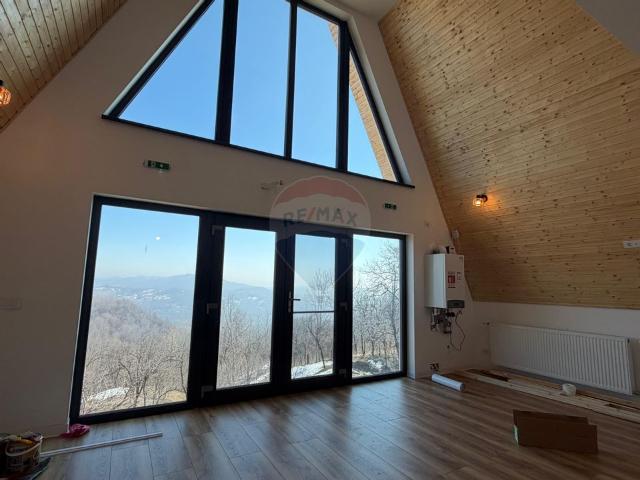 Casă vânzări în Motaieni, Dâmbovița