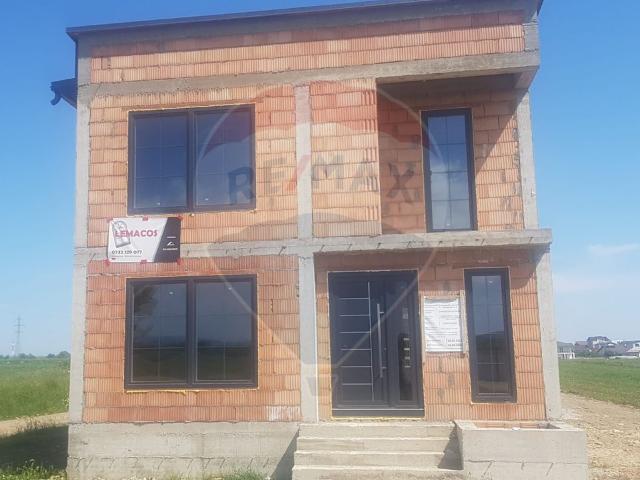 Casă vânzări
