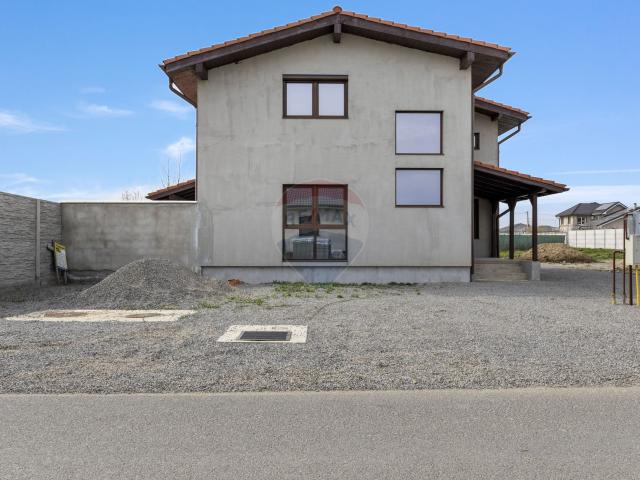 Casă vânzări în Livada, Arad