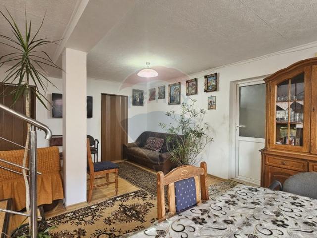 Casă vânzări în Sanpetru, Brașov