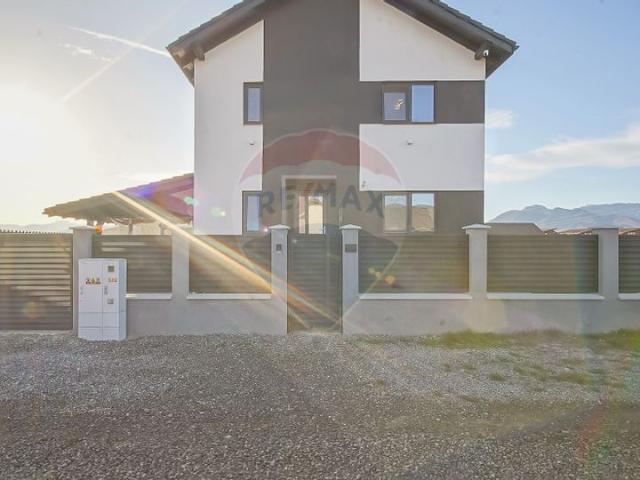 Casă vânzări în Purcareni, Brașov