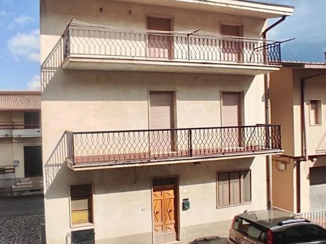Villa Indipendente in affitto a Isola Del Gran Sasso, Abruzzo