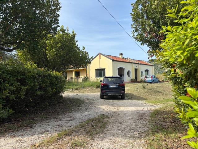 Villa Indipendente in vendita a Borgo Crocifisso, Massignano