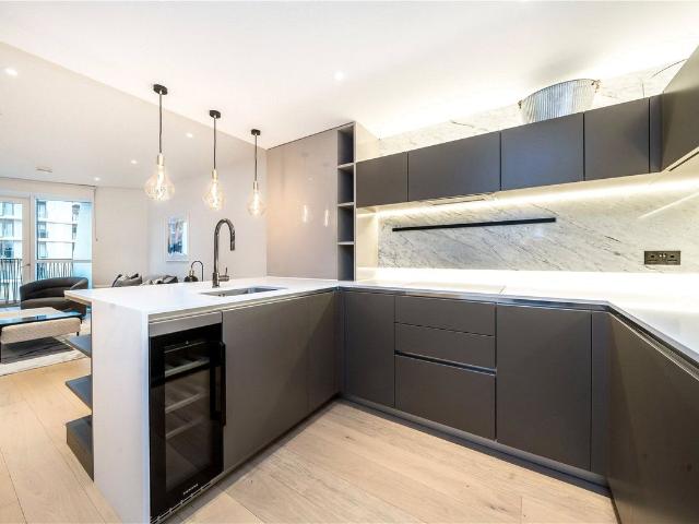 Apartment for rent in North Kensington, Greater London