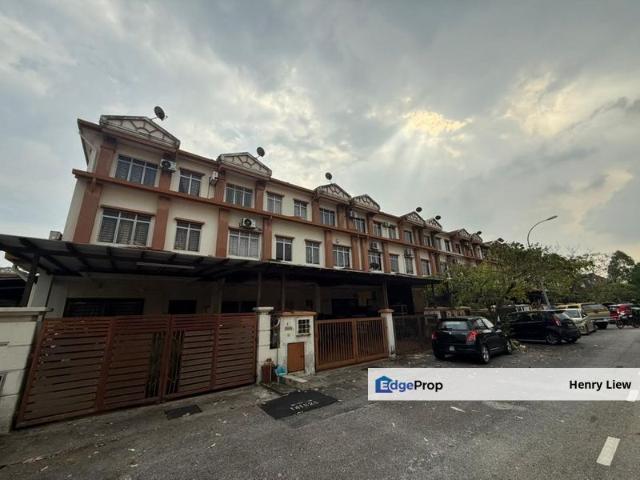 House for sale in Lake Vista, Majlis Bandaraya Subang Jaya
