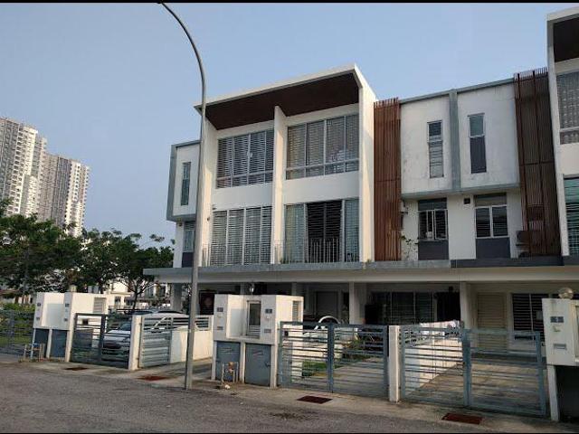 Townhouse for rent in Country Heights Damansara, Kuala Lumpur