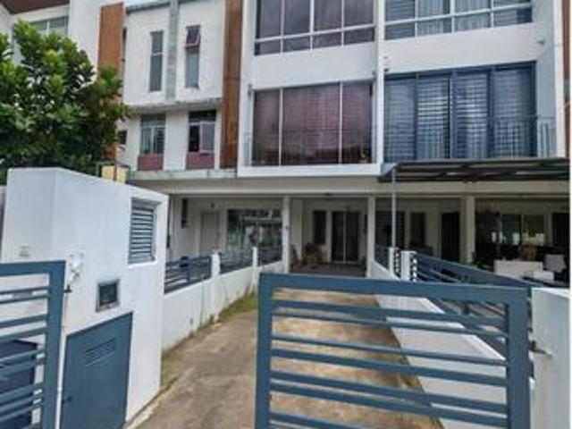 Townhouse for rent in Petaling, Subang Jaya