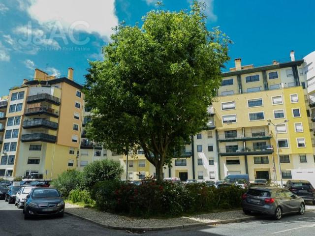 Garagem venda em Bairro J. Pimenta, Cascais