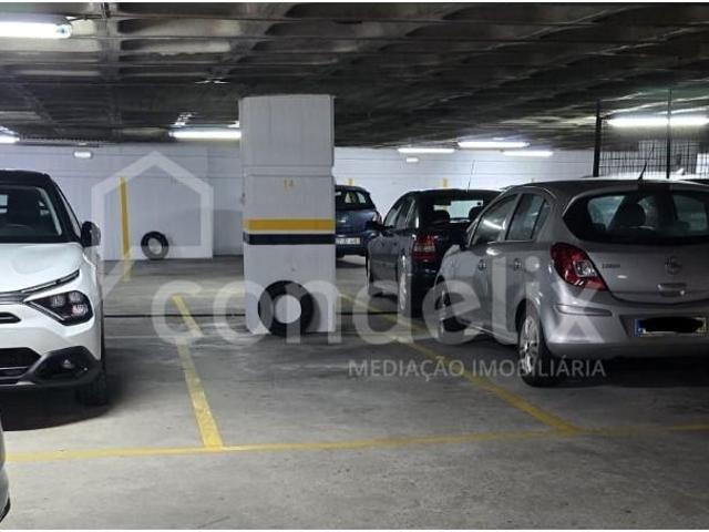Garagem venda em Cascais, Lisboa