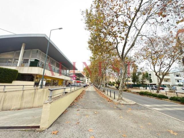 Garagem alugar em Bairro do Rosário, Cascais