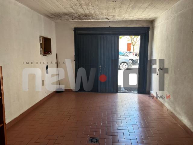 Garagem alugar em Bairro do Rosário, Cascais