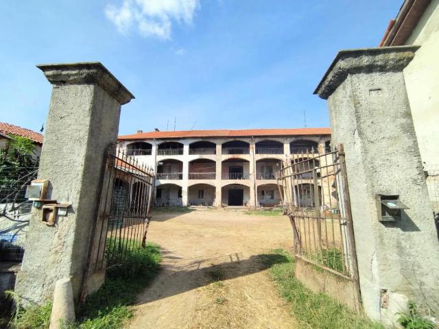 Rustico in vendita a Arluno, Lombardia