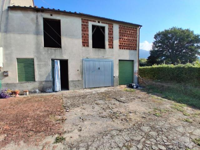 Rustico in vendita a San Colombano, Capannori