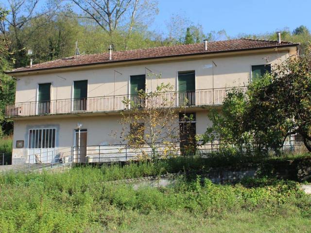 Rustico in vendita a Cortemilia, Cuneo