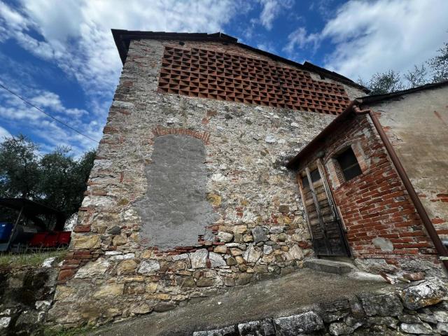 Rustico in vendita a Bagni Di Lucca Ponte, Toscana