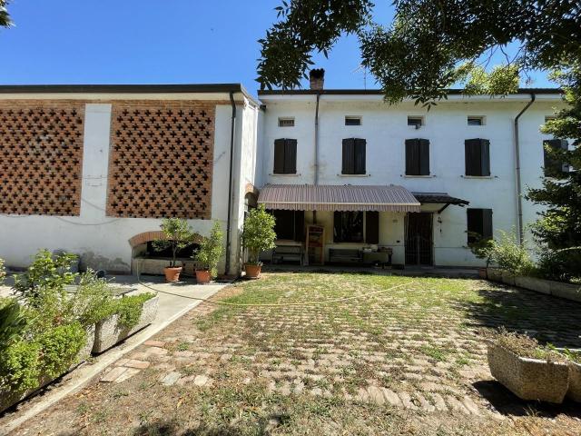 Rustico in vendita a San Benedetto Po, Lombardia