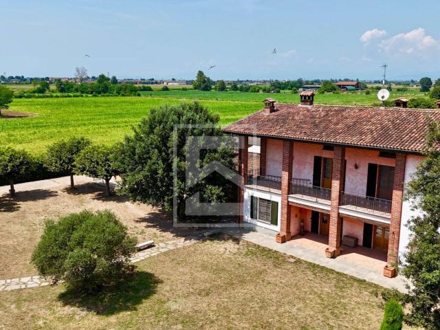 Rustico in vendita a Roccafranca, Lombardia