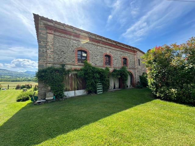 Villa Indipendente in vendita a Soci, Bibbiena
