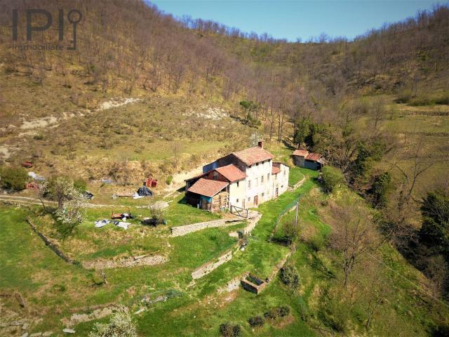 Rustico in vendita a Cairo Montenotte, Liguria