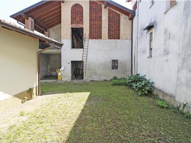 Monolocale in vendita a Venegono Inferiore, Lombardia