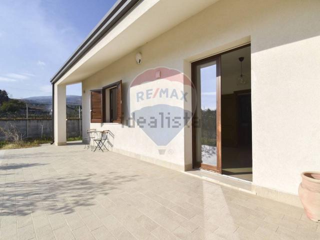 Casa in affitto a Salemi, Aci Sant'antonio