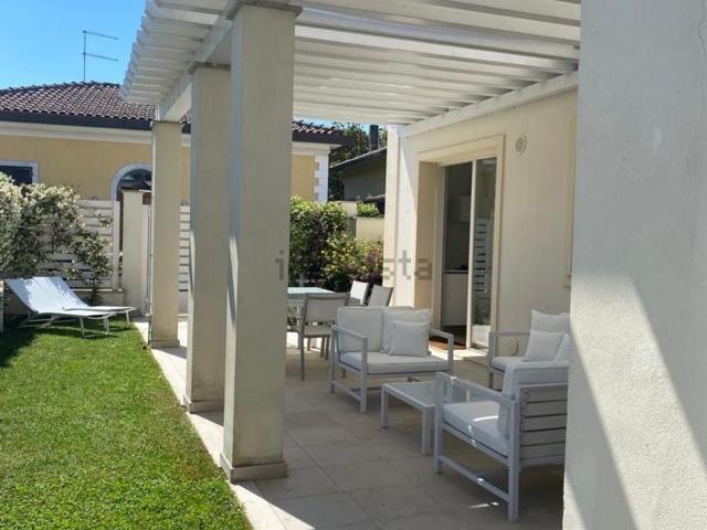 Casa in affitto a Roma Imperiale, Forte Dei Marmi