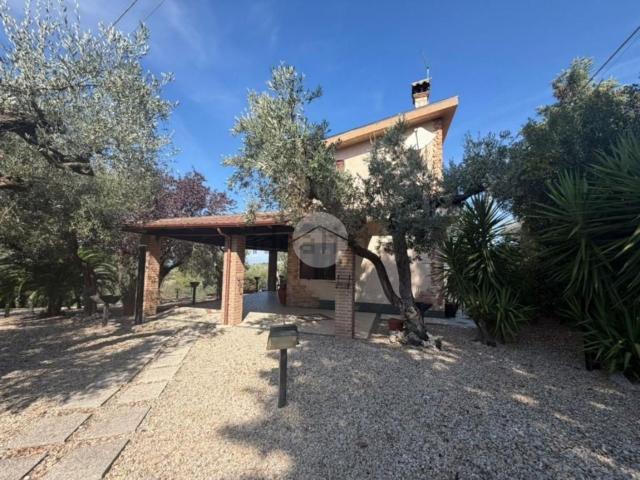 Casa in affitto a Fara Sabina, Lazio
