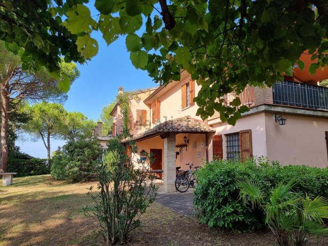 Casa in affitto a Paleotta, Marche