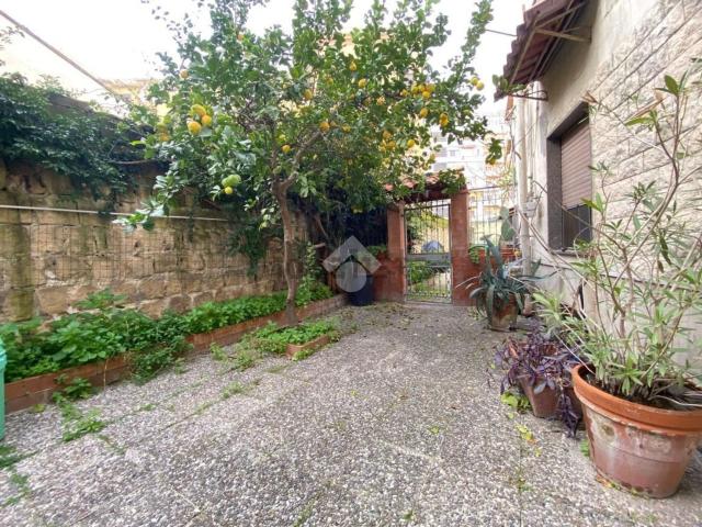 Casa in affitto a Municipalità 4, Campania