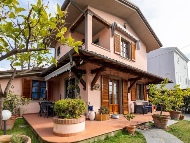 Casa in affitto a Roma Imperiale, Forte Dei Marmi
