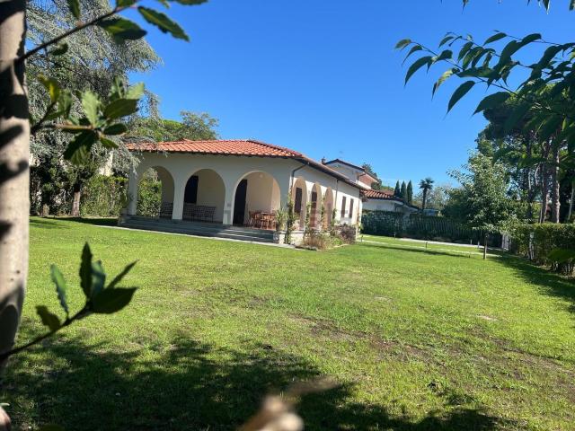 Casa in affitto a Roma Imperiale, Forte Dei Marmi