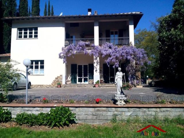 Casa in affitto a Palazzo Del Pero, Toscana