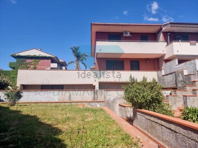 Casa in affitto a Aci Catena, Sicilia