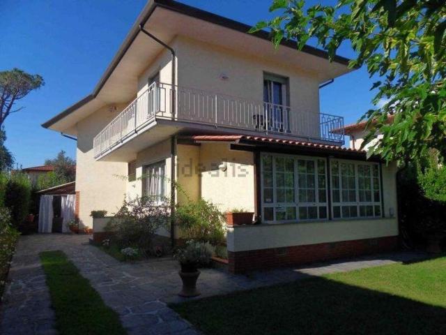 Casa in affitto a Roma Imperiale, Forte dei Marmi