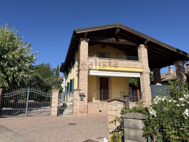 Casa in affitto a Unione dei comuni del Distretto Ceramico, Maranello