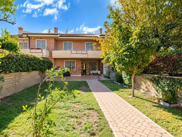 Casa in affitto a Mezzocammino, Roma